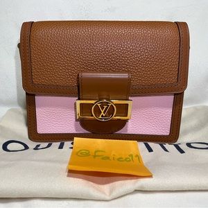 Louis Vuitton Dauphine MM Shoulder Bag - Rose Tan M53805